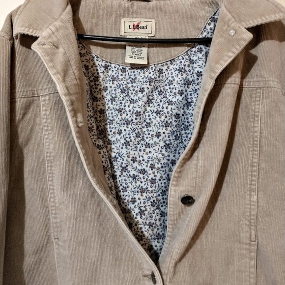 LL. Bean Vintage Corduroy Trucker Style Jacket. Size M - Picture 11 of 12